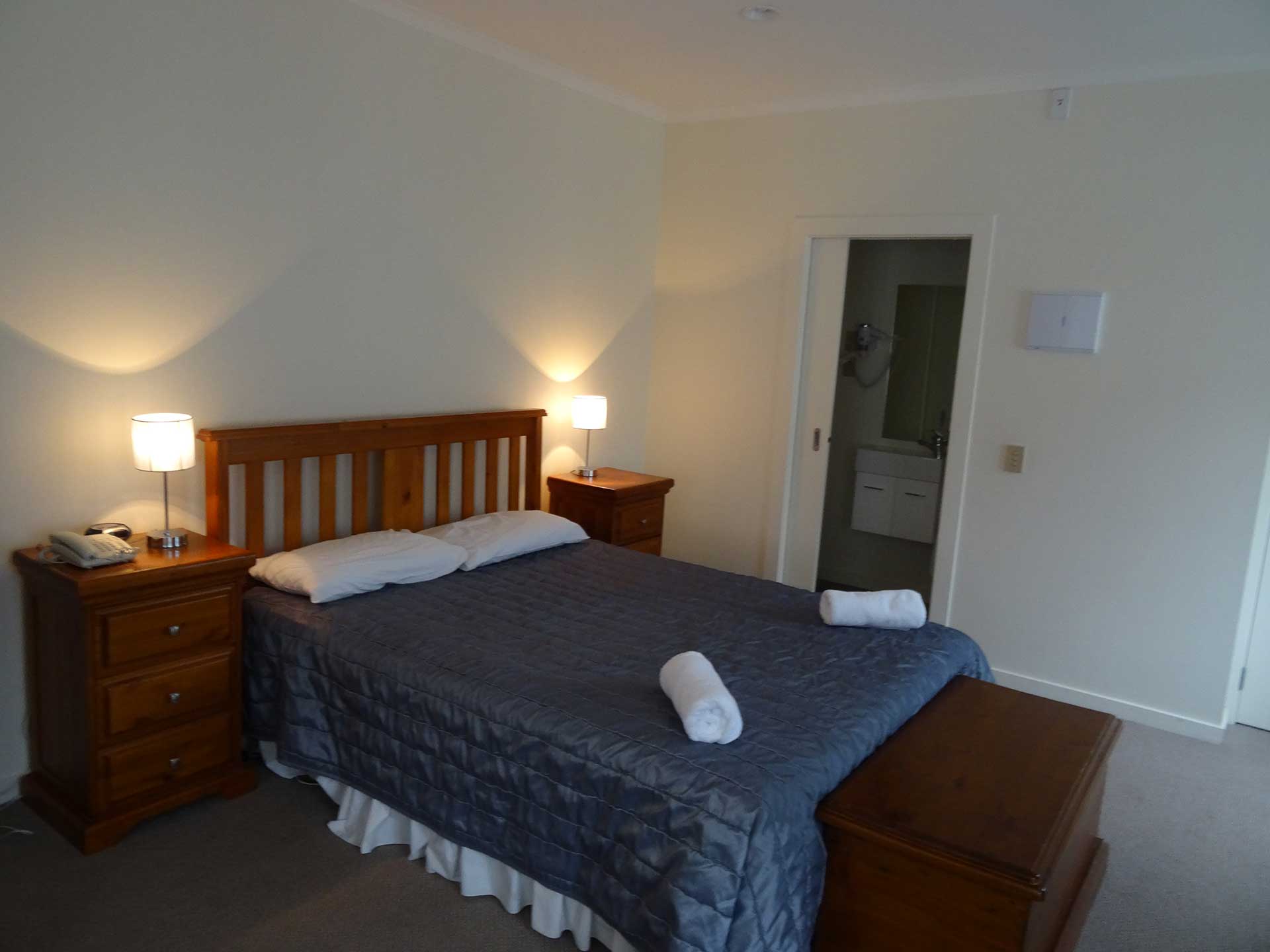 Sahara Deluxe Studio Modern Serviced Apartments, SelfContained Units